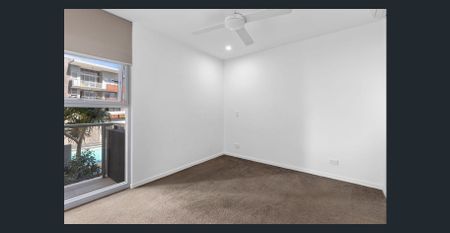 Located in the stunning resort style 'Varsity Waters' in the popular suburb of Varsity Lakes - Photo 5