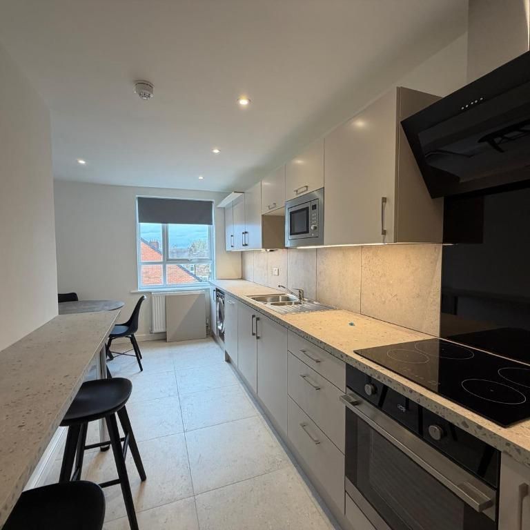 1 bedroom in a house share to rent - Photo 1