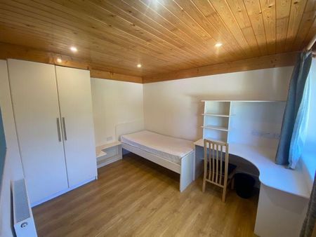 6 bedroom semi-detached house to rent - Photo 5