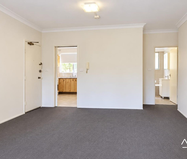 Comfortable Apartment Living in a Convenient Marrickville Location - Photo 1