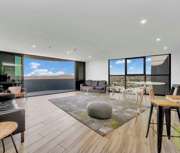 Modern 2-Bedroom Apartment with Lake Views – Prime Belconnen Location - Photo 3