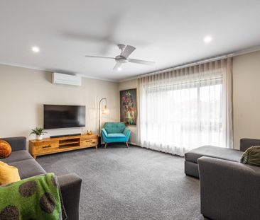 Beautifully Updated Family Home - Photo 2