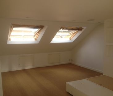 3 Bed Terraced House, Hastings Road, BN2 - Photo 2