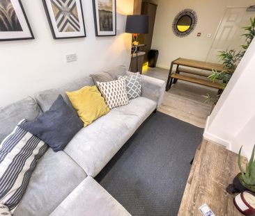 5 bedroom flat to rent - Photo 3