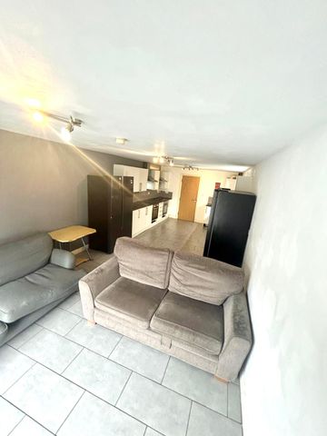 11 Bedroom Student Home – Llanbleddian Gardens - Photo 2