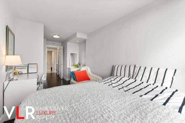 Condo in Downtown Vancouver, BC - Photo 1