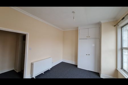 Studio Flat, St James's Road, CR0 - Photo 2