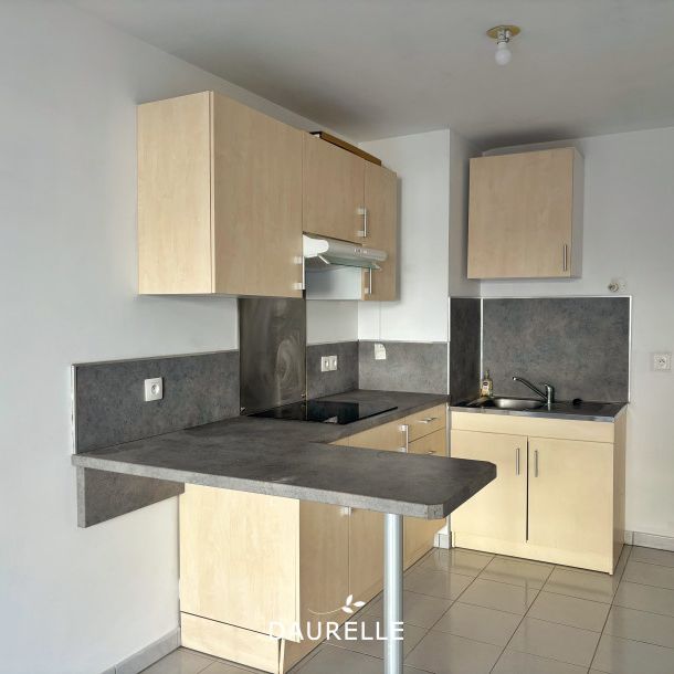 Location Appartement 2 pièces 40m² CHATEAURENARD 13160 - Photo 1