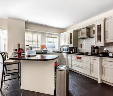 4 bedroom detached house to rent - Photo 5