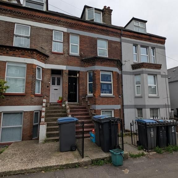 2 bedroom maisonette to rent - Photo 1