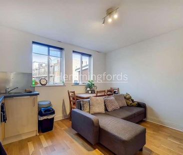 Essex Road, Angel, N1 - Photo 1