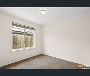 Comfort, Convenience & Easy Living in a Prime Corio Location - Photo 3