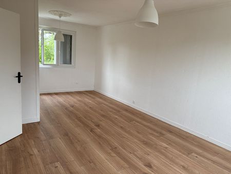 Location maison 4 pièces, 81.63m², Saint-Sébastien-de-Morsent - Photo 3