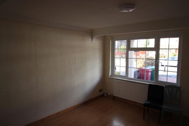 5 bedroom semi-detached house to rent - Photo 1