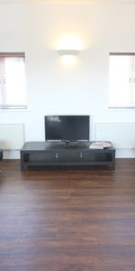 High Street - Photo 4