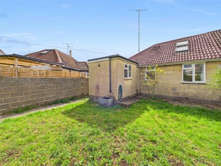 3 bedroom bungalow to rent - Photo 3