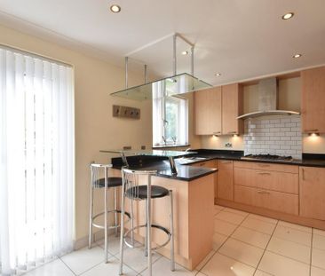 4 bedroom townhouse to rent - Photo 1