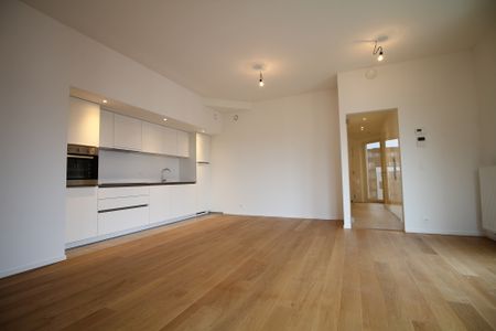 Direct from the Owner - Beautiful 2-Bedroom Apartment - Photo 2