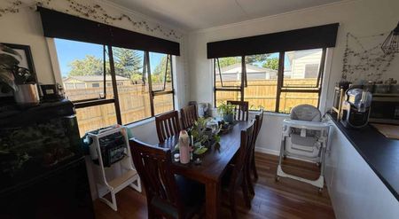 Charming renovated home - Photo 3