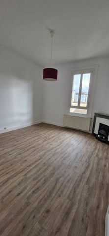 Location Appartement 3 pièces 76m² MONTROND LES BAINS 42210 - Photo 2