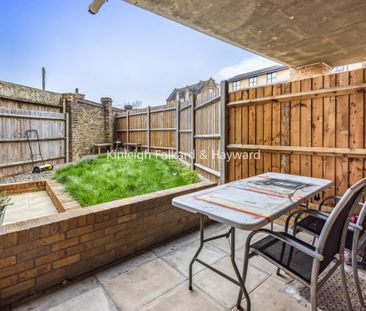 Mantle Road, London SE4 - Photo 3