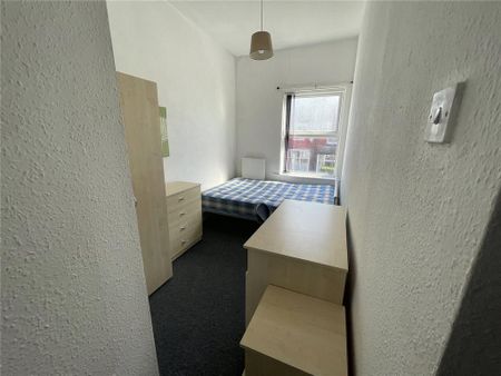 4 bedroom terraced house to rent - Photo 3