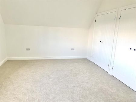 4 bedroom detached house to rent - Photo 5
