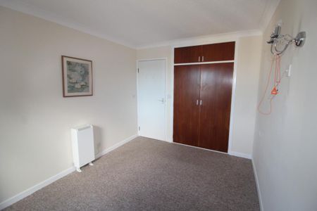 1 bedroom retirement property to rent - Photo 4