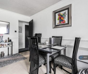 2 bedroom flat to rent - Photo 6