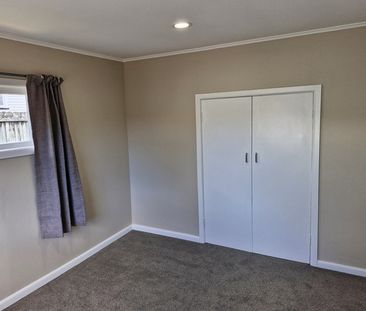 Glen Eden. Worth a Look - Photo 6