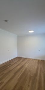 Renovated 1 bedroom flat under affordable housing for lease - Photo 3