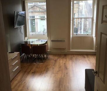 1 bedroom private hall to rent - Photo 1