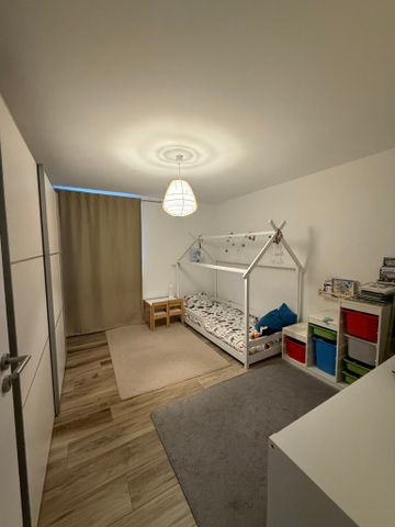 Grand appartement moderne avec balcon - Photo 2