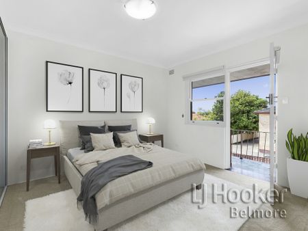 Modern 2 Bedroom Unit with Lockup Garage! - Photo 3