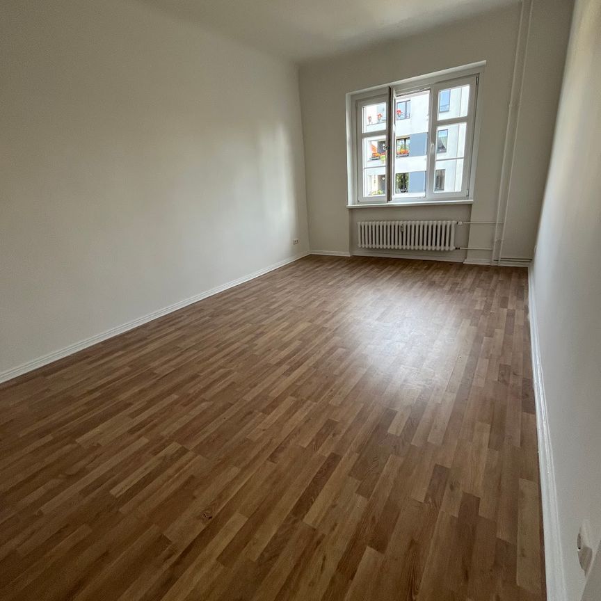 Grünes wohnen in Kalrshort. Familienfreundliche Dreizimmwohnung - Photo 1