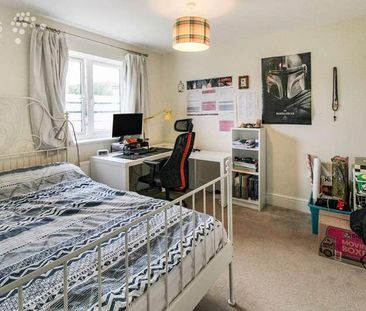 Collins Drive, Earley, Reading, RG6 - Photo 4