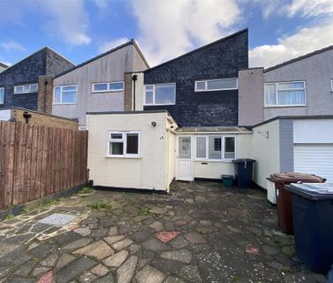 4 bedroom terraced house to rent - Photo 6