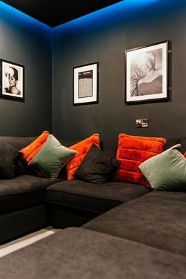 LUXURY STUDENT SHORT LET, 2 Asylum Road, Derry, BT48 7EZ - Photo 1