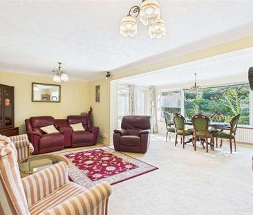 Blackthorn Close, Crawley, West Sussex, RH11 - Photo 2