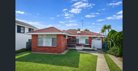 Modern 3 Bedroom Family Home in Merrylands - Photo 4