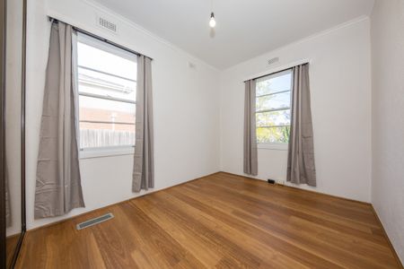 Cozy Home At A Convenient Location - Photo 3