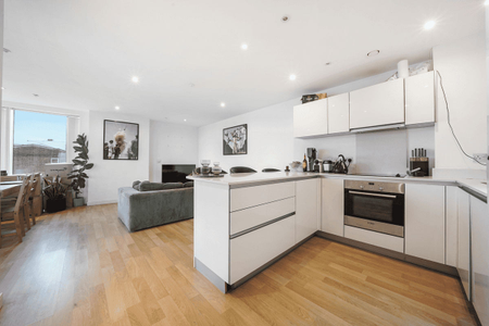 Woodberry Grove, London, N4 - Photo 3