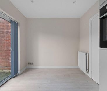 3 bedroom terraced house to rent - Photo 6