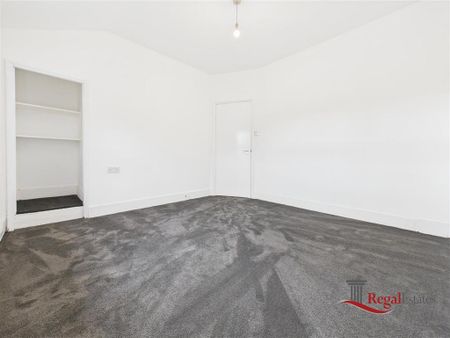 4 bedroom terraced house to rent - Photo 3