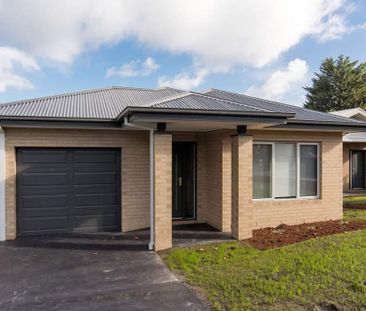 6B Cherylnne Cres, Kilsyth VIC 3137 - House For Rent | Domain - Photo 1