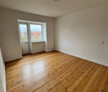 Stor 2-vær med ny renoveret badeværelse - Photo 2