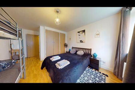 2 Bed Flat, Southwark Park Road, SE16 - Photo 5