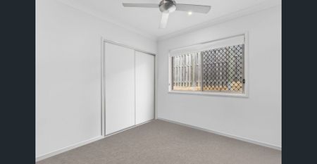 Charming Family Home in Flagstone - Photo 4