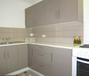 MODERN FULLY FURNISHED UNIT IN THE HEART OF EDGE HILL - Photo 3