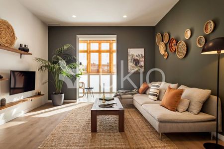 4 room luxury Apartment for rent in Barcelona, Spain - Photo 3